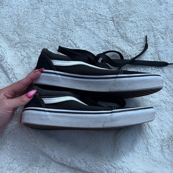 Vans Old Skool Black White Sneakers | Classic Low Tops | Worn Condition Youth 4 - Picture 2 of 9